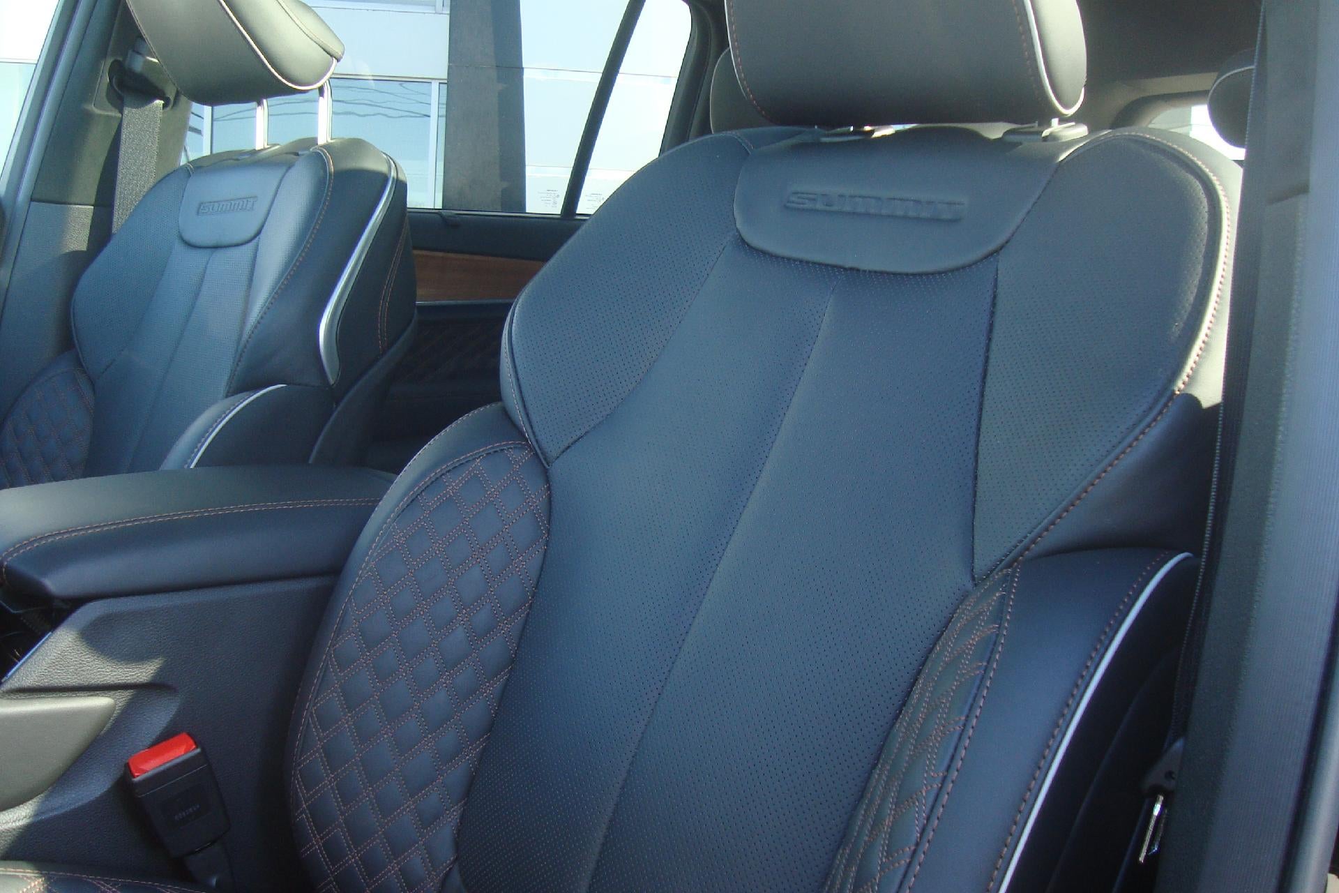 2025 Jeep Grand Cherokee L Base