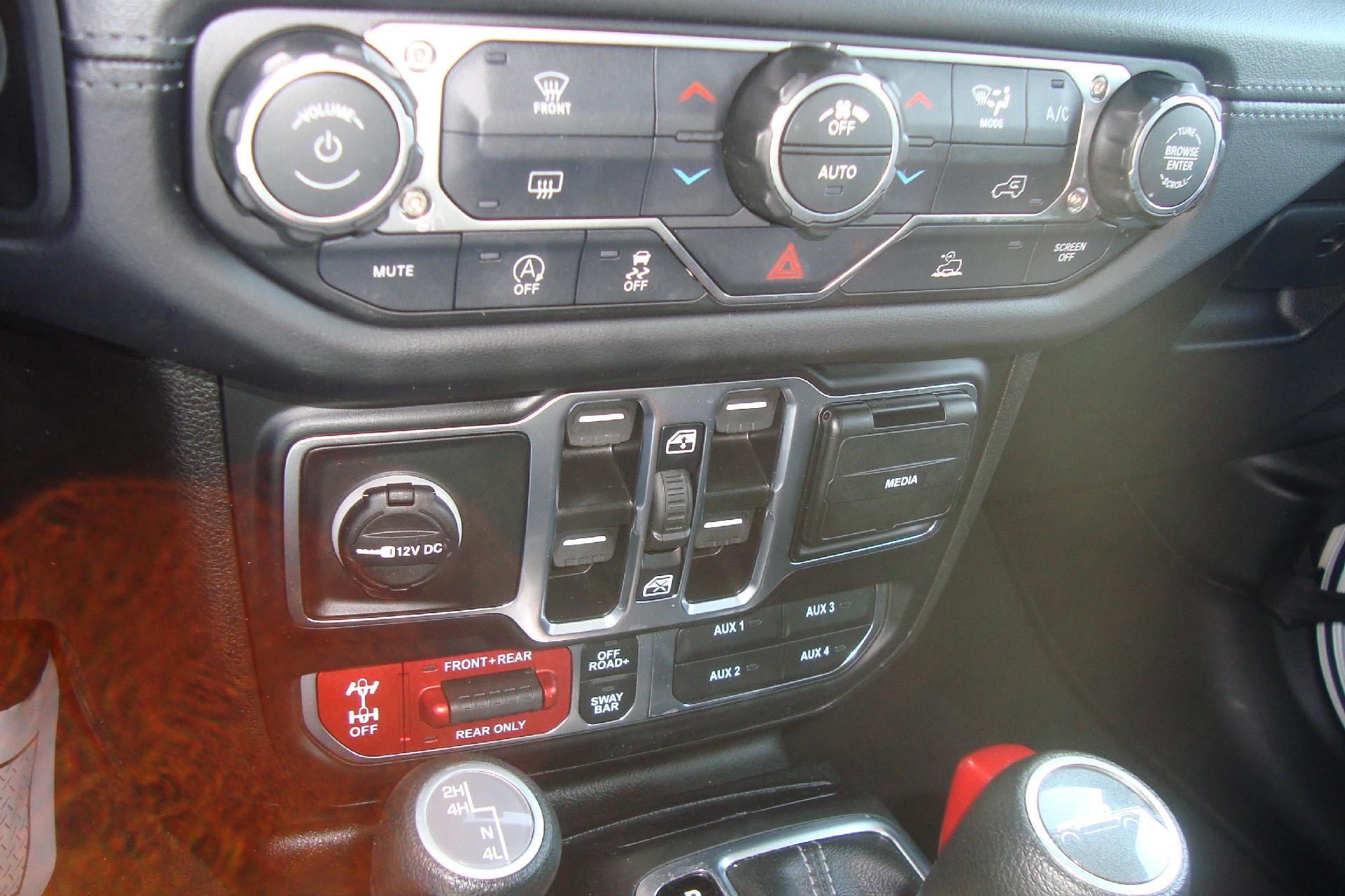 2026 Jeep Gladiator Base