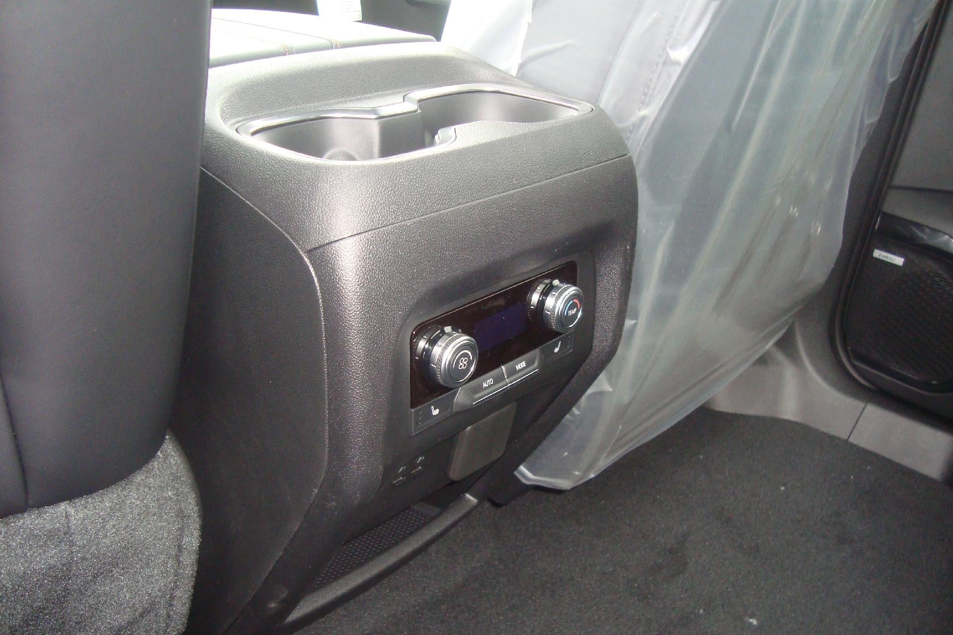 2026 GMC Acadia AWD AT4