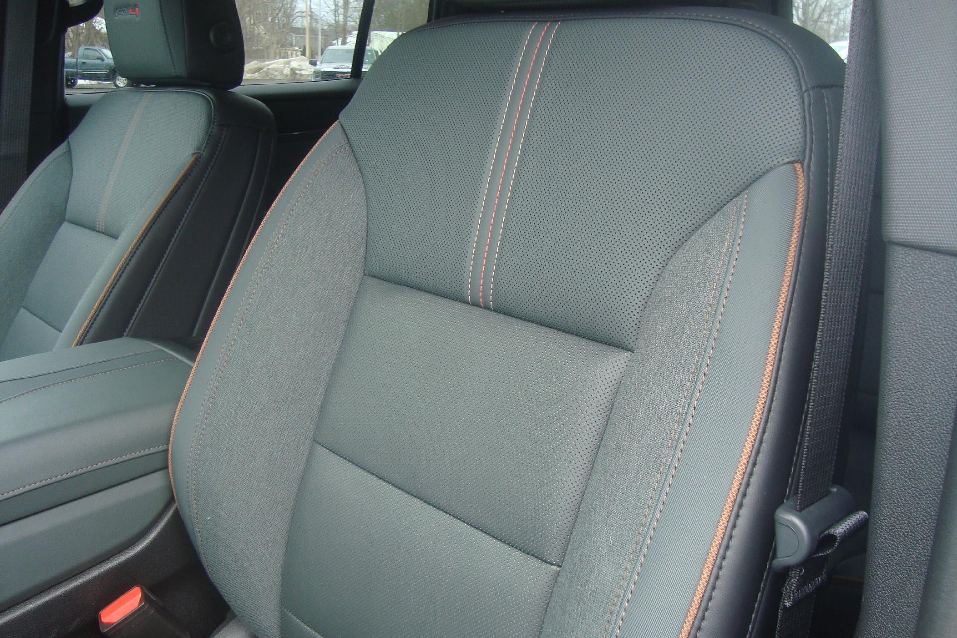 2026 GMC Acadia AWD AT4