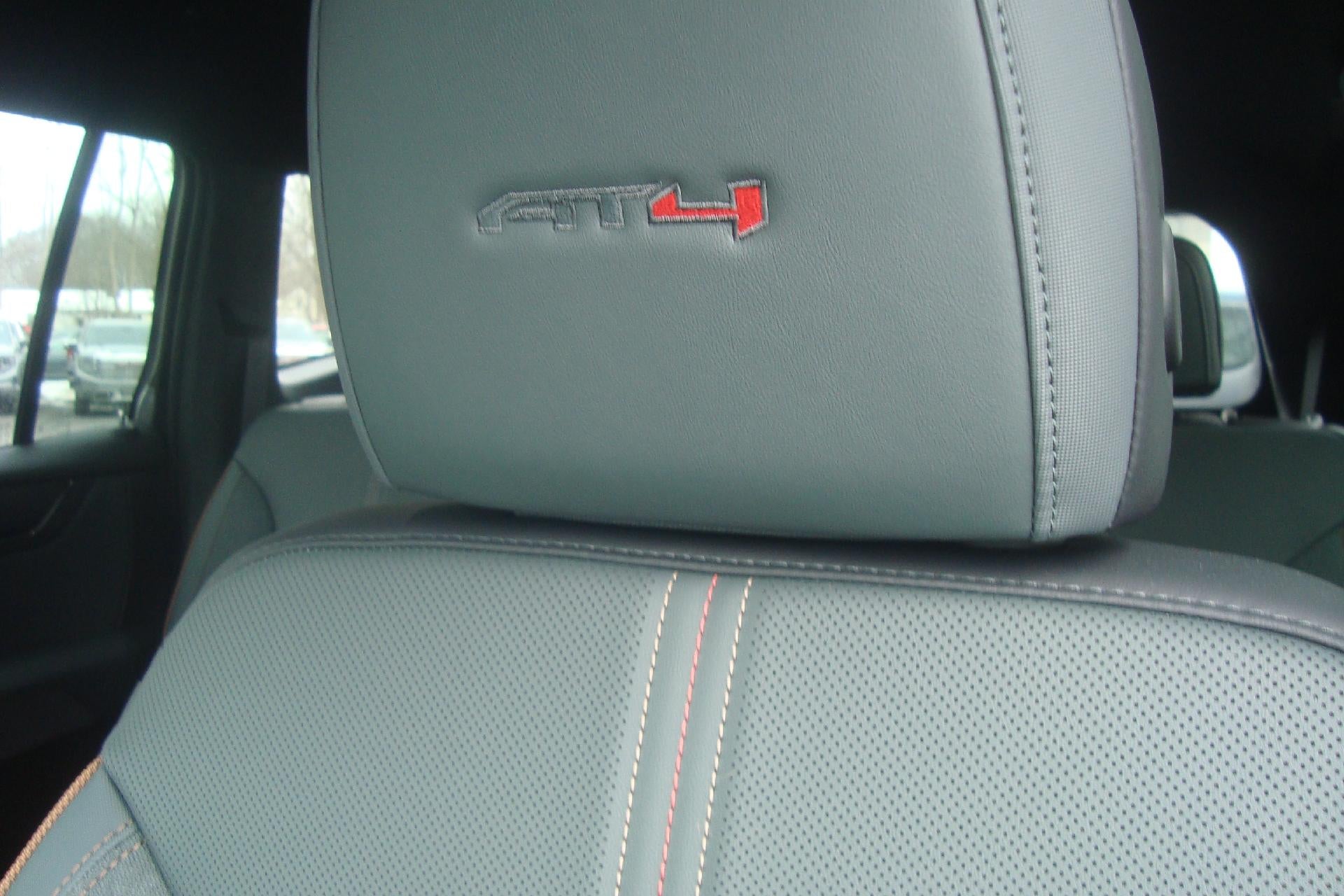 2026 GMC Acadia AWD AT4