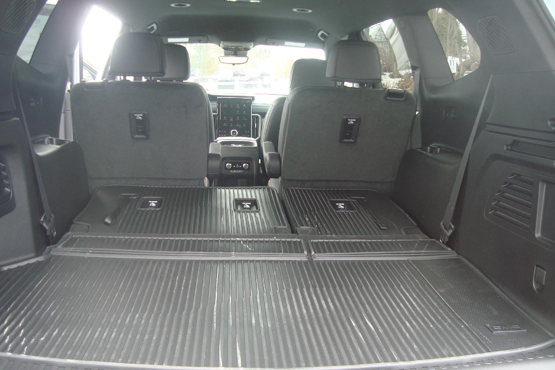 2026 GMC Acadia AWD AT4