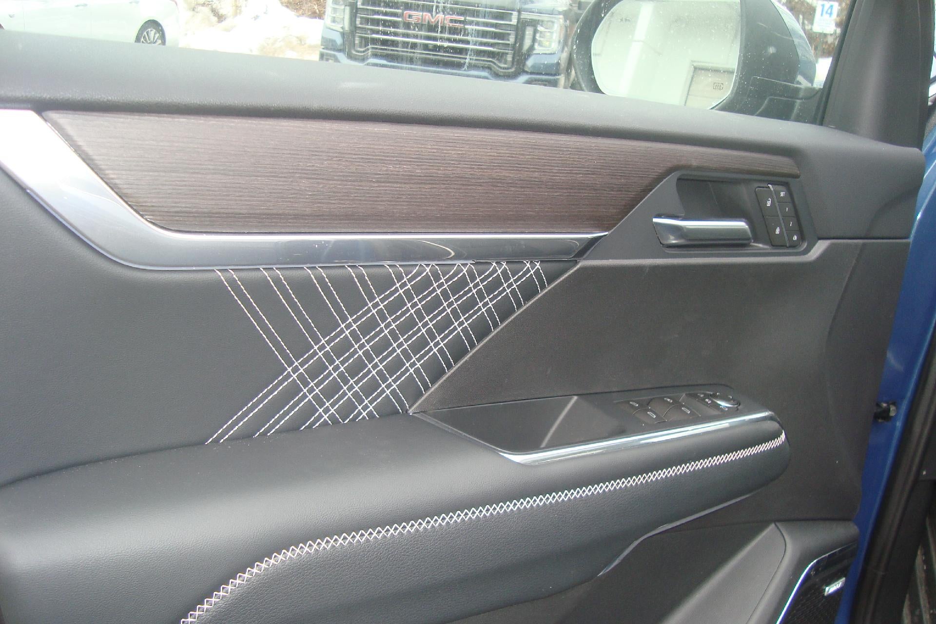 2026 GMC Acadia AWD Denali