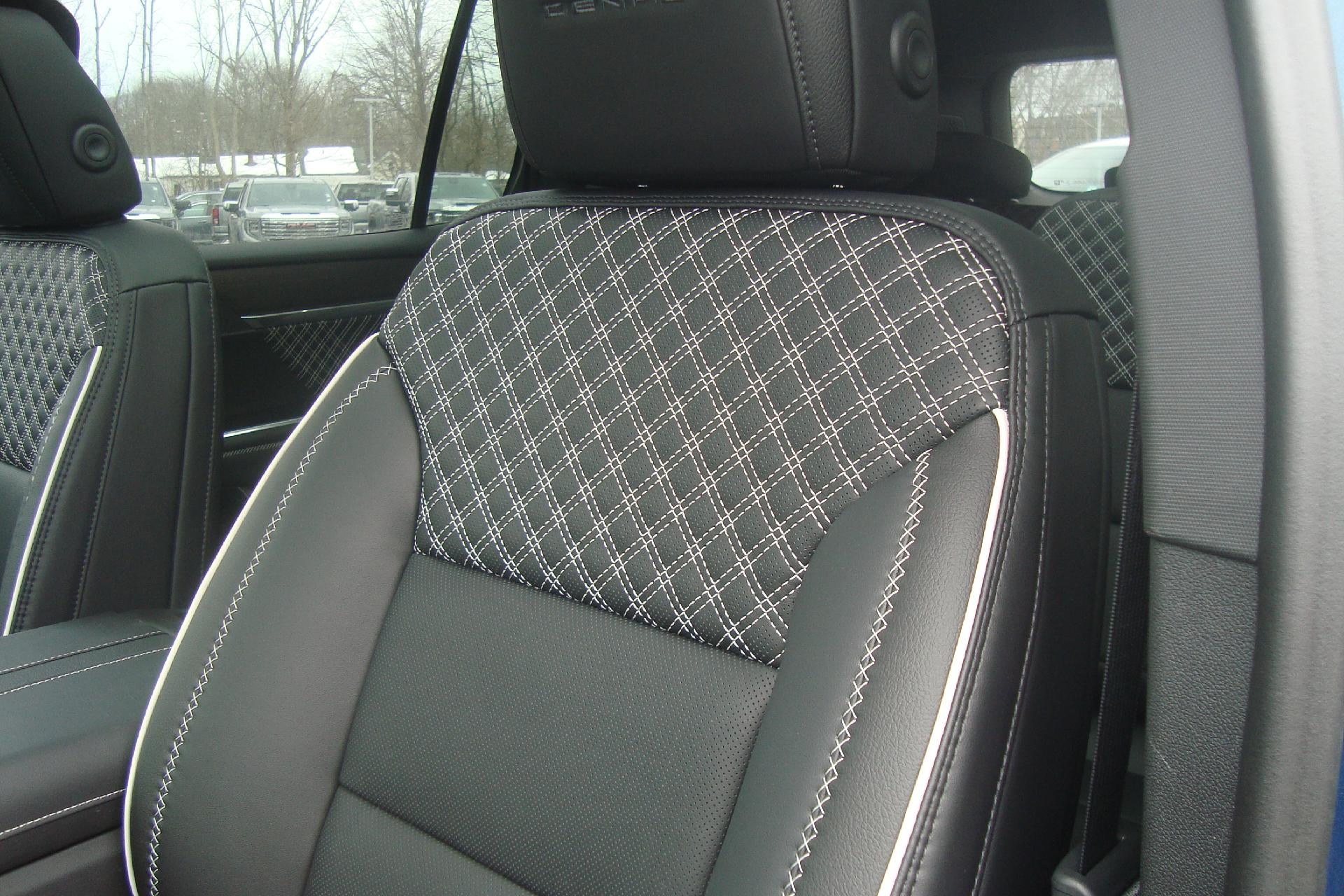 2026 GMC Acadia AWD Denali