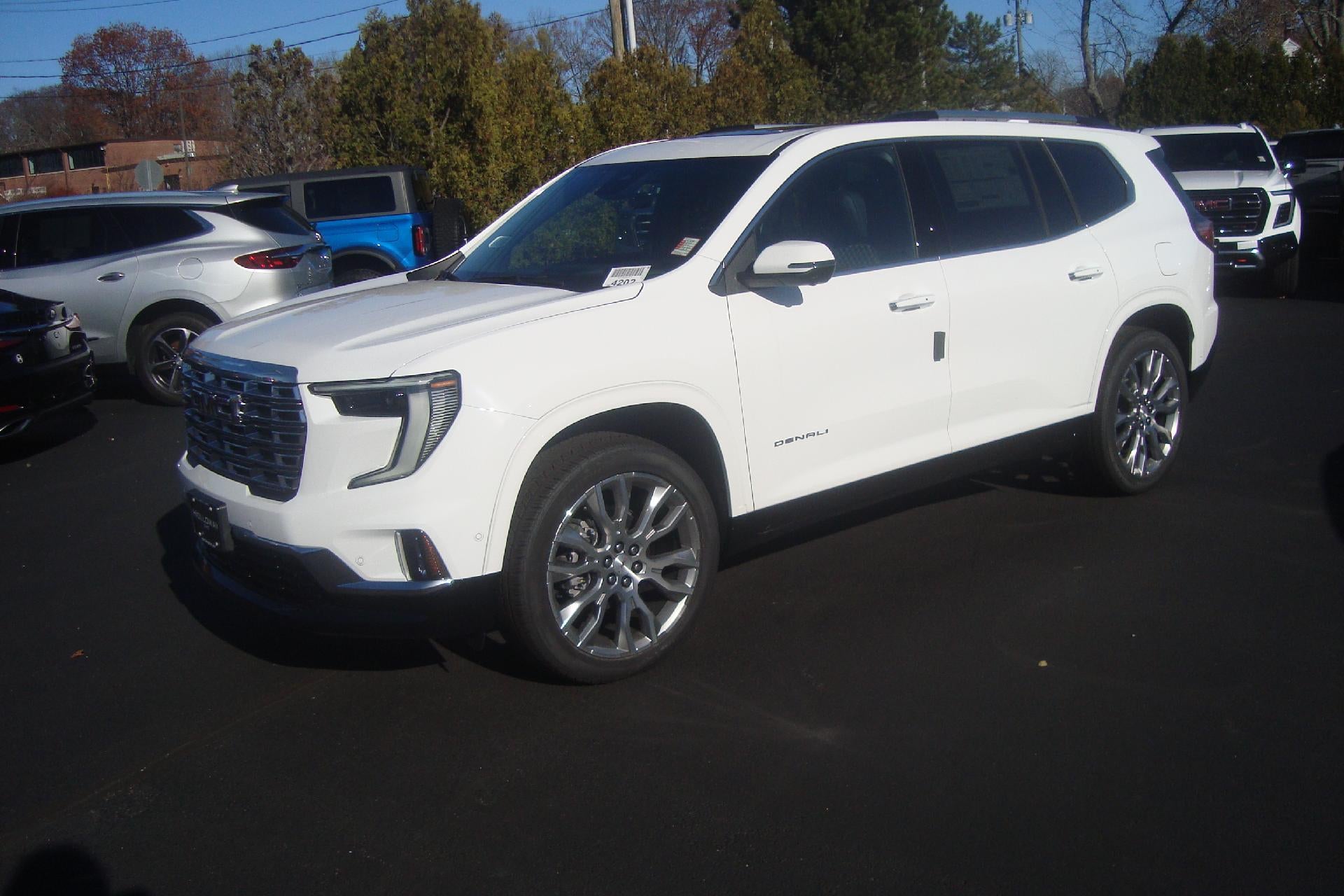 2025 GMC Acadia AWD Denali