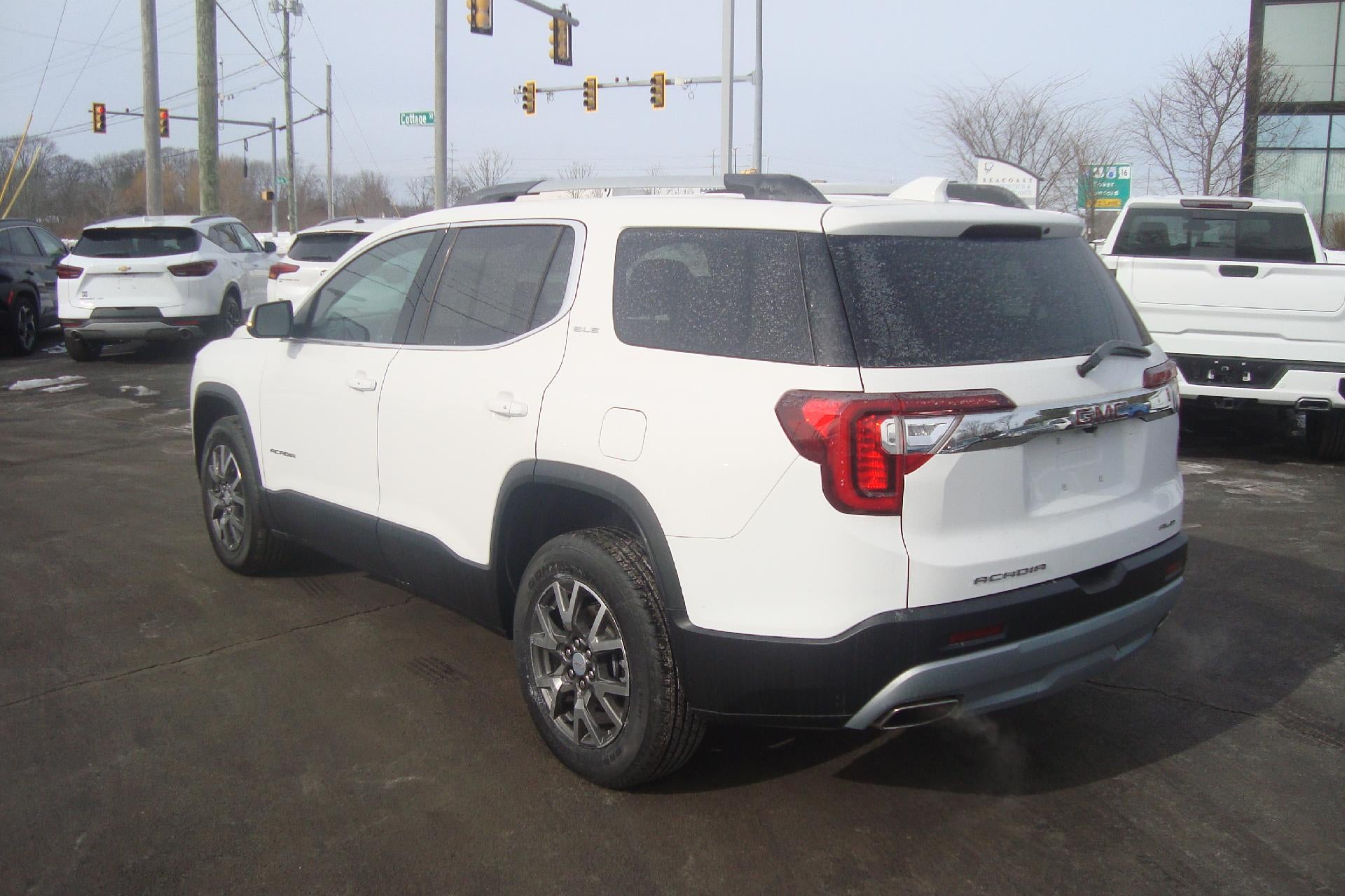 2023 GMC Acadia SLE