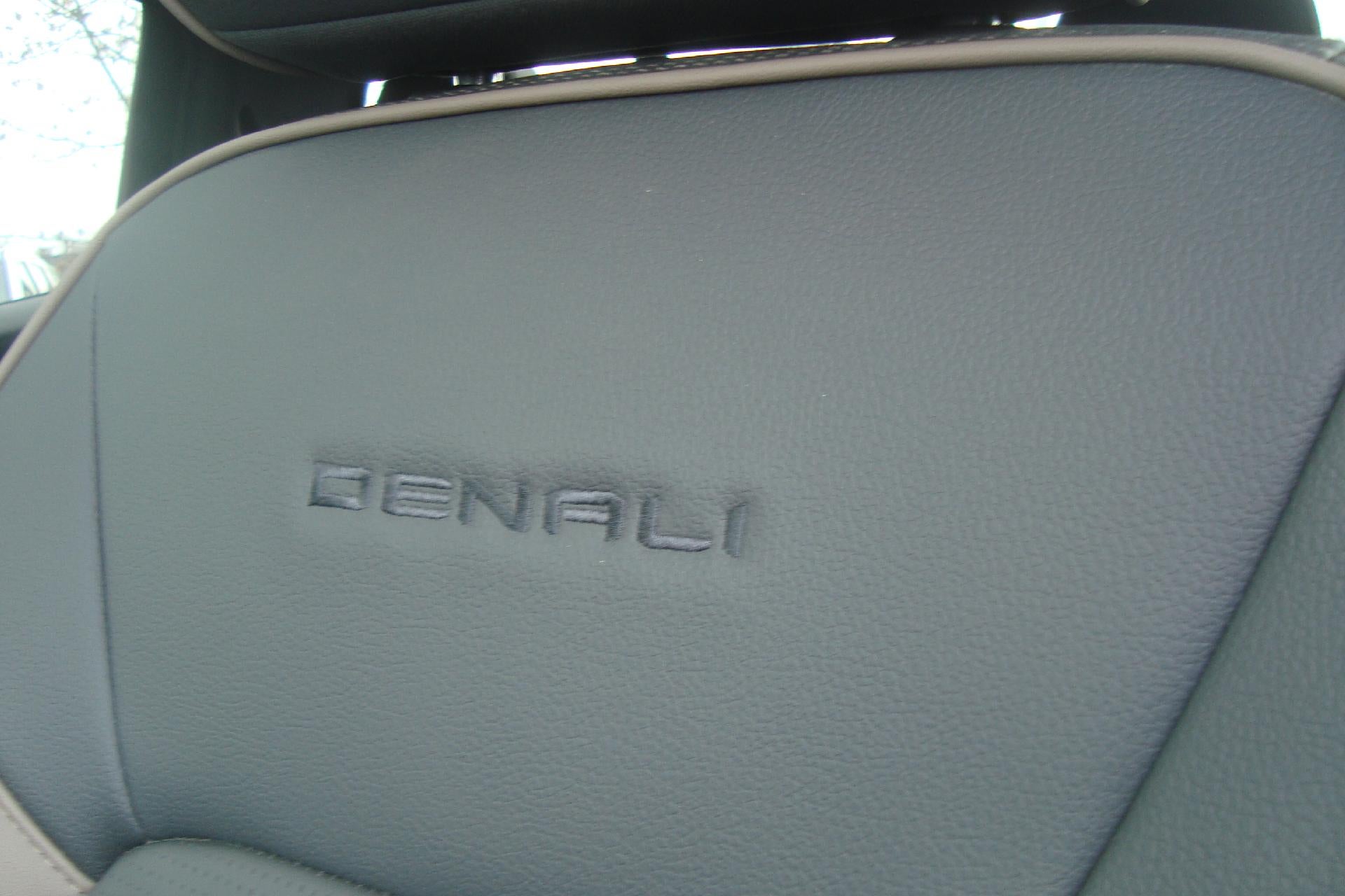 2024 GMC Canyon 4WD Denali
