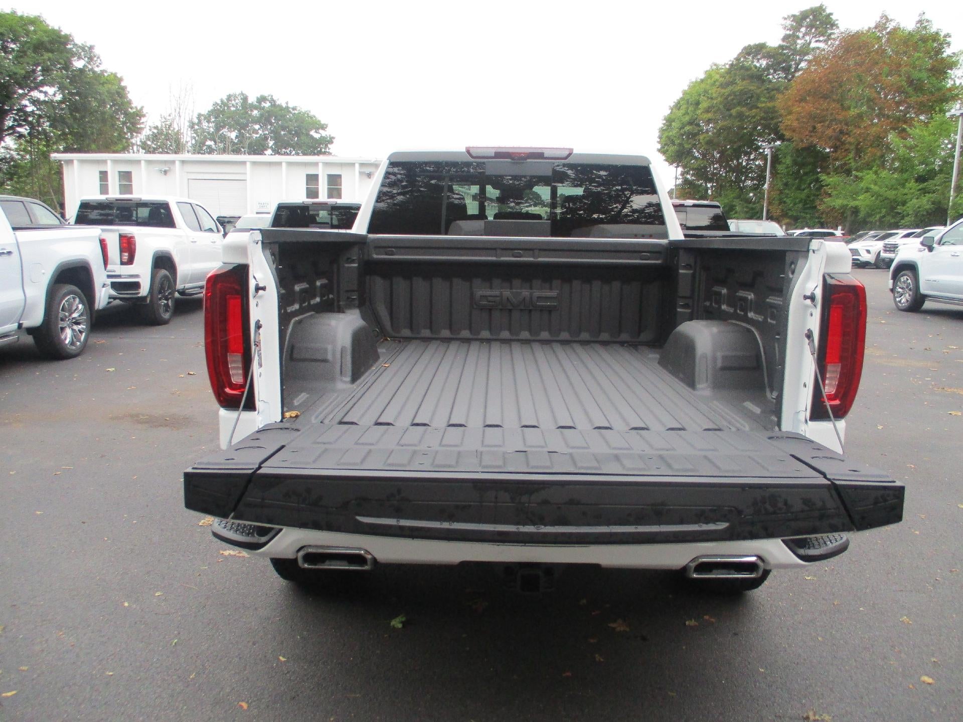 2026 GMC Sierra 1500 AT4 - Photo 7