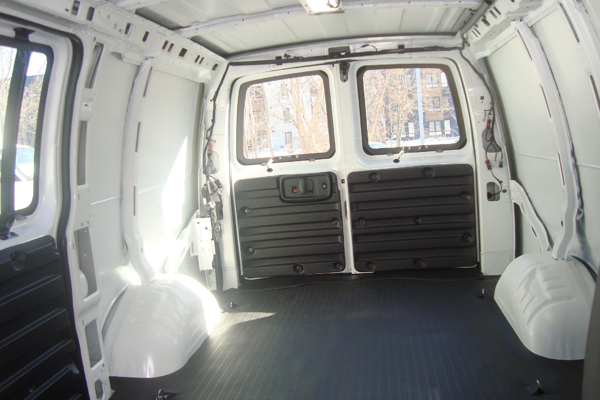 2025 GMC Savana Cargo 2500 Base