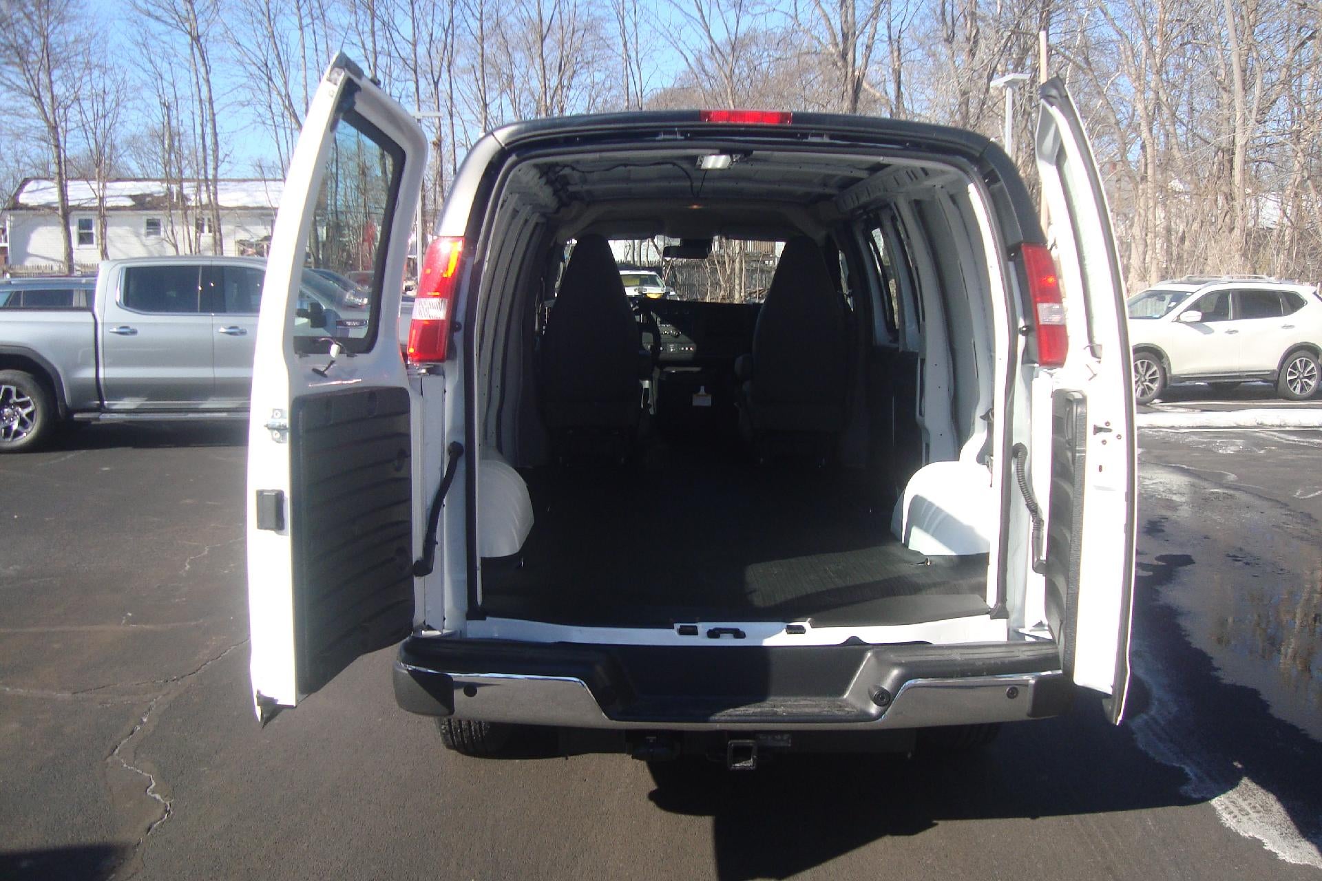 2025 GMC Savana Cargo 2500 Base