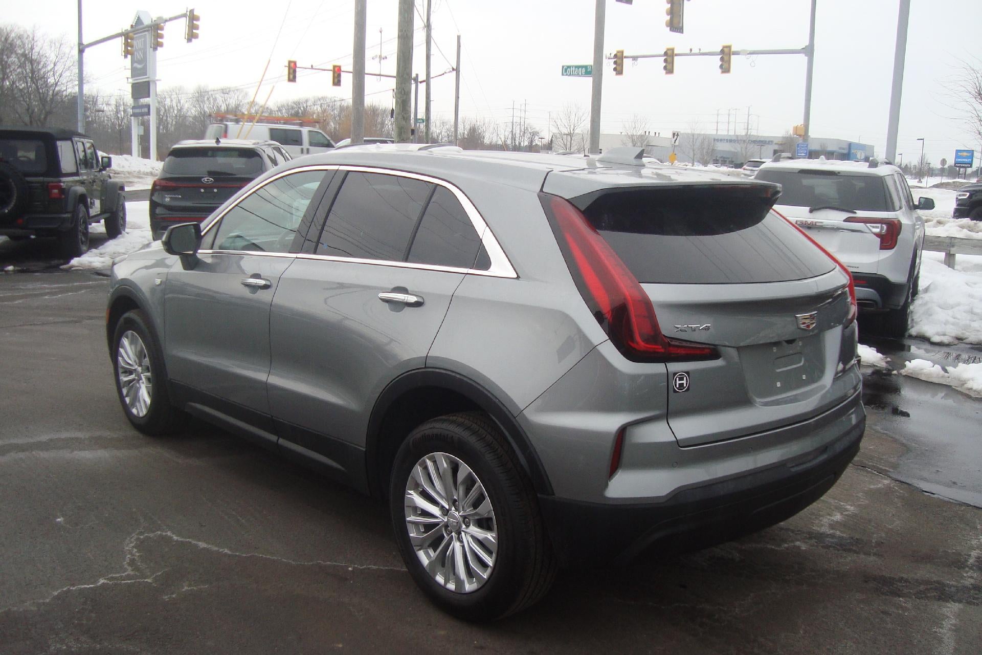 2024 Cadillac XT4 FWD Luxury