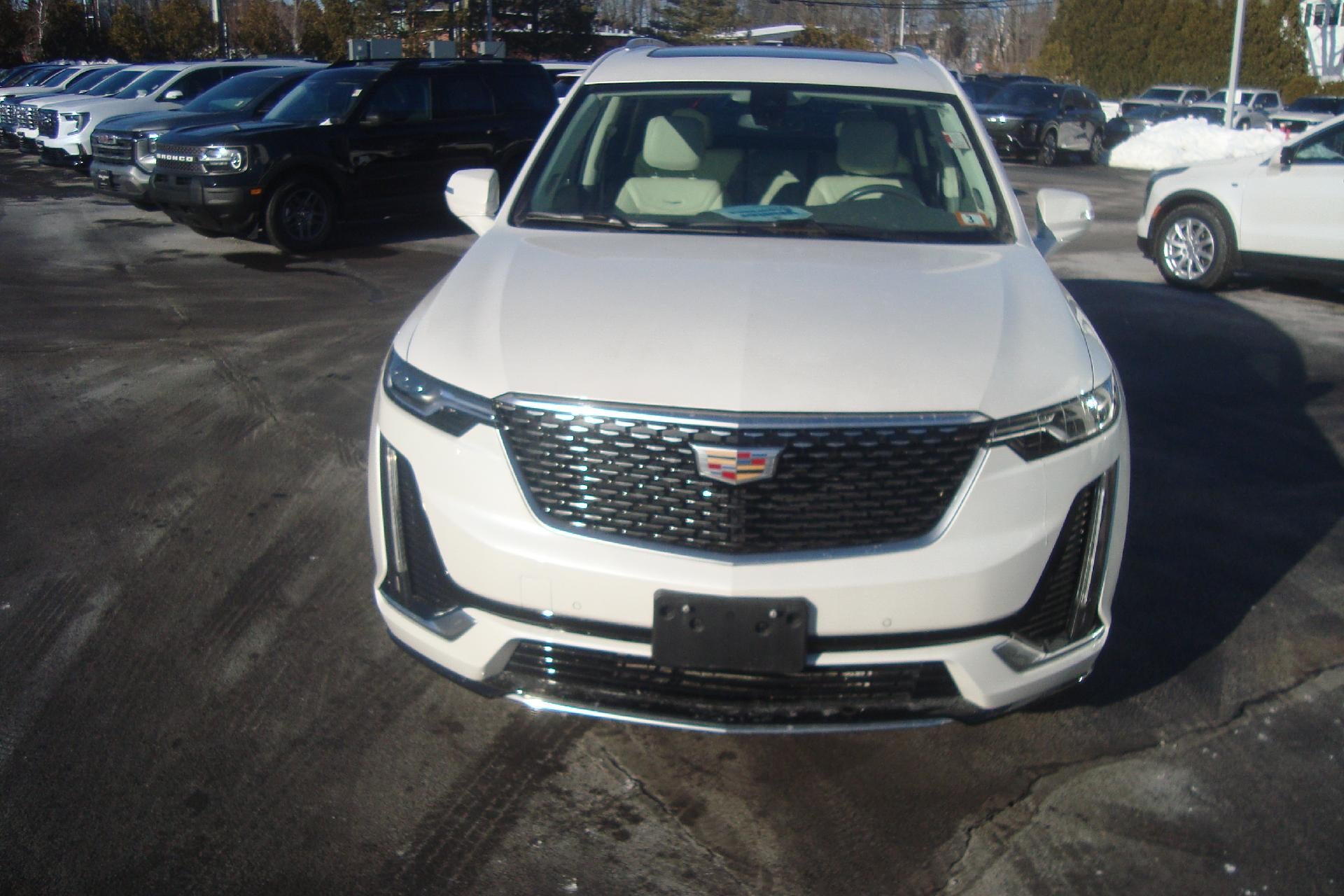 2023 Cadillac XT6 FWD Premium Luxury
