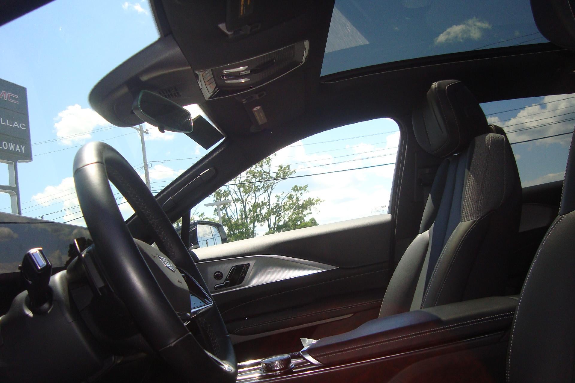 2024 Cadillac LYRIQ Tech