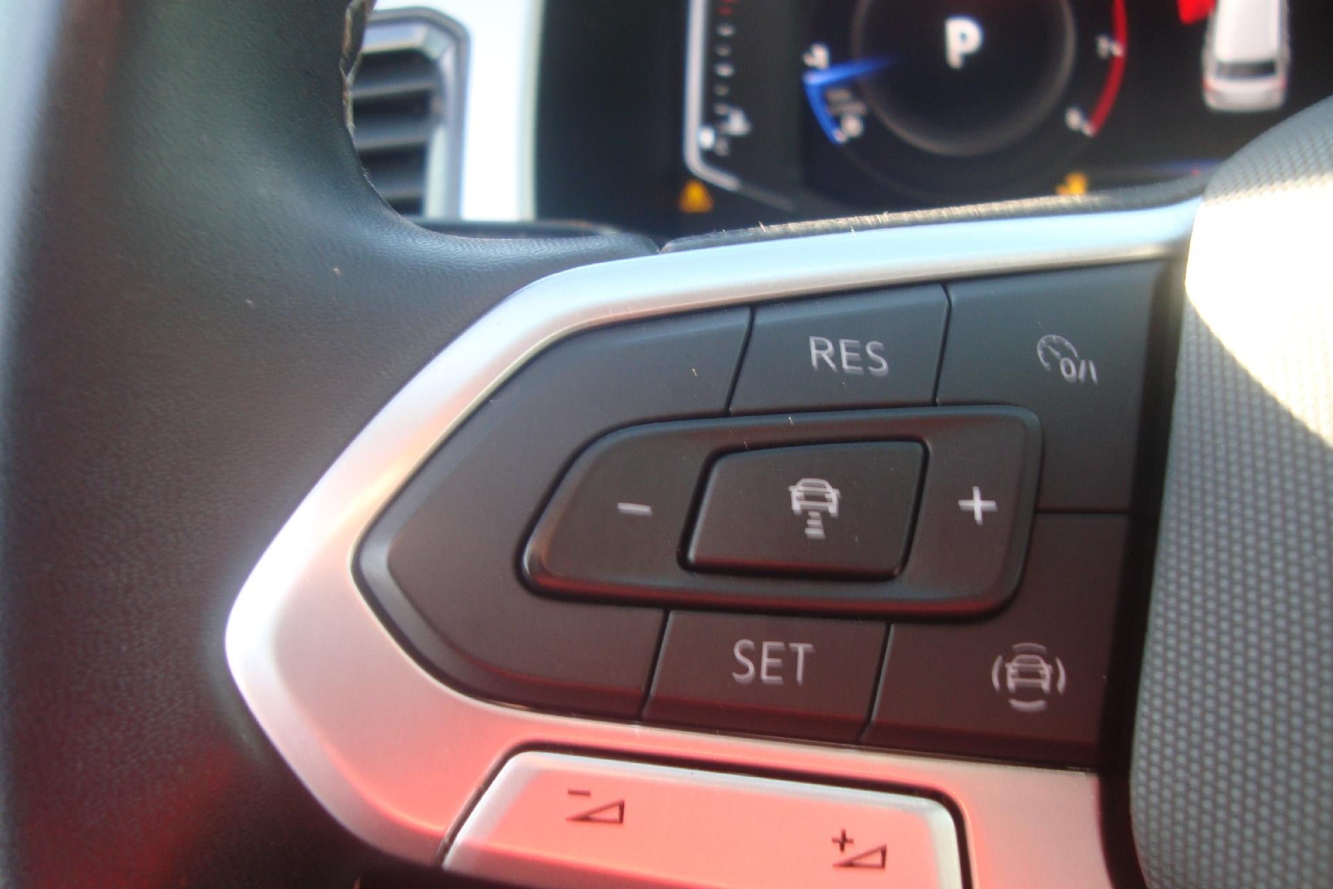 2022 Volkswagen Atlas 2.0T SE w/Technology