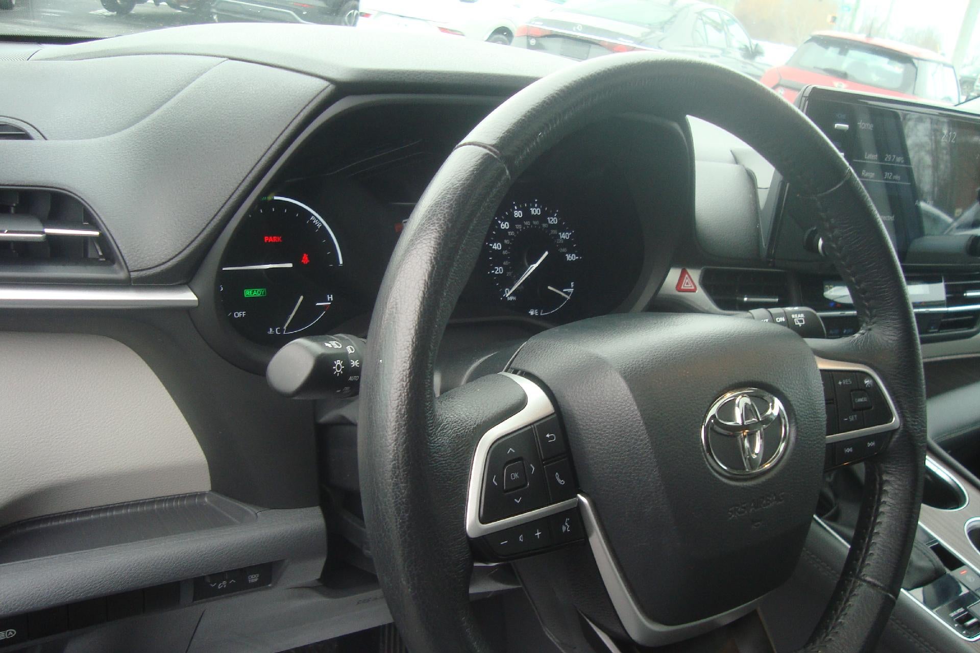 2024 Toyota Sienna XLE