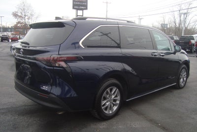 2024 Toyota Sienna XLE