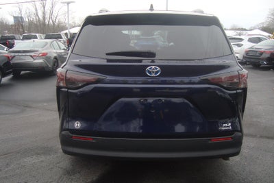 2024 Toyota Sienna XLE