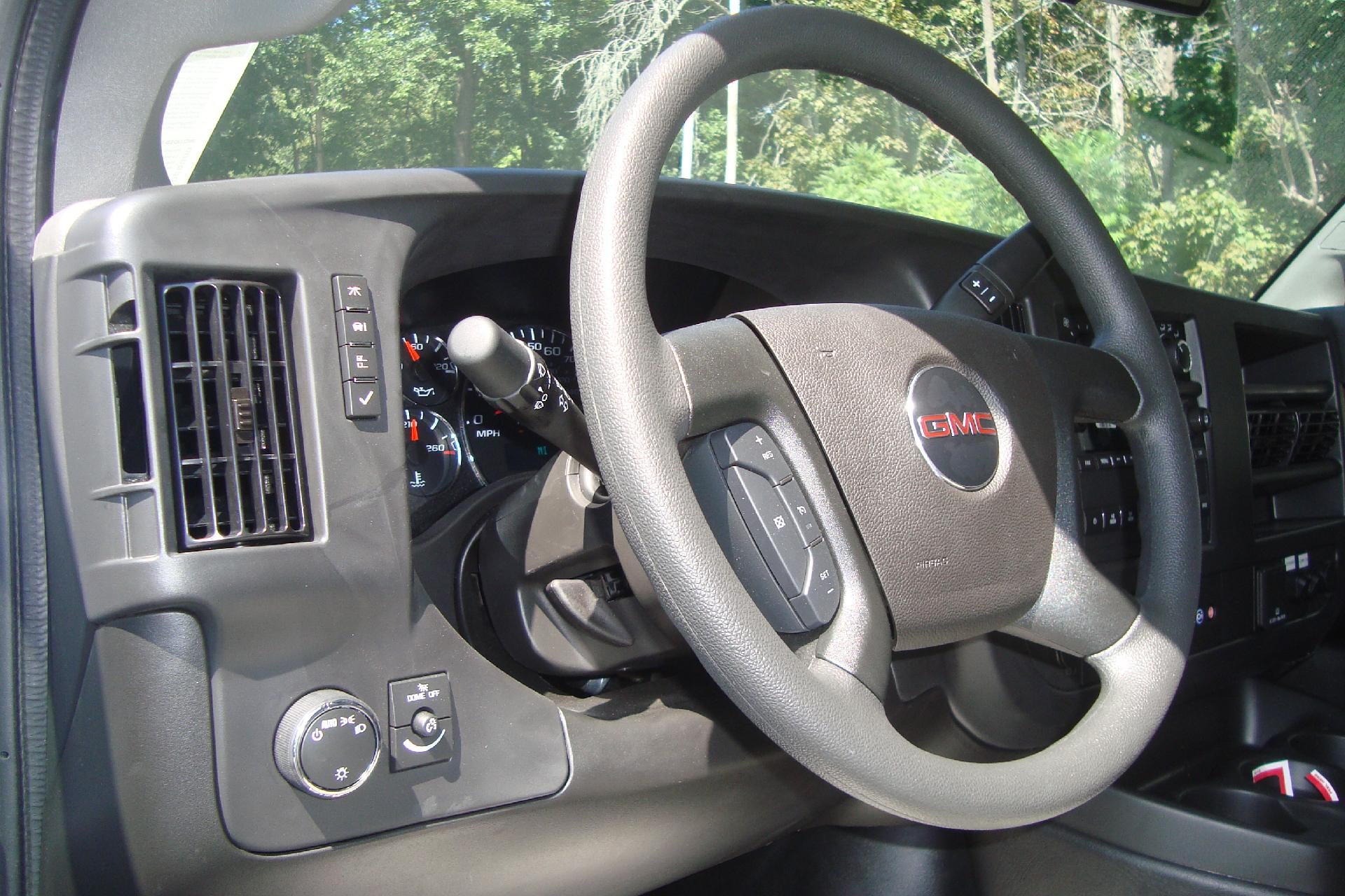 2025 GMC Savana Cutaway 3500 Base