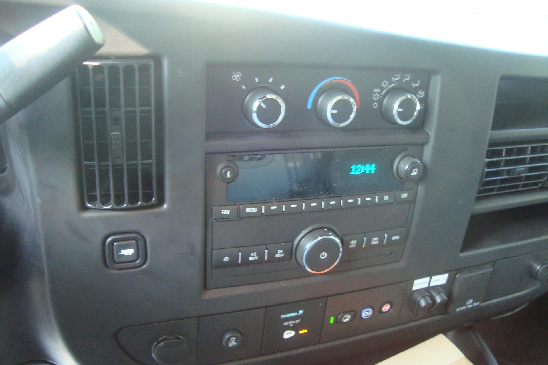 2025 GMC Savana Cutaway 3500 Base