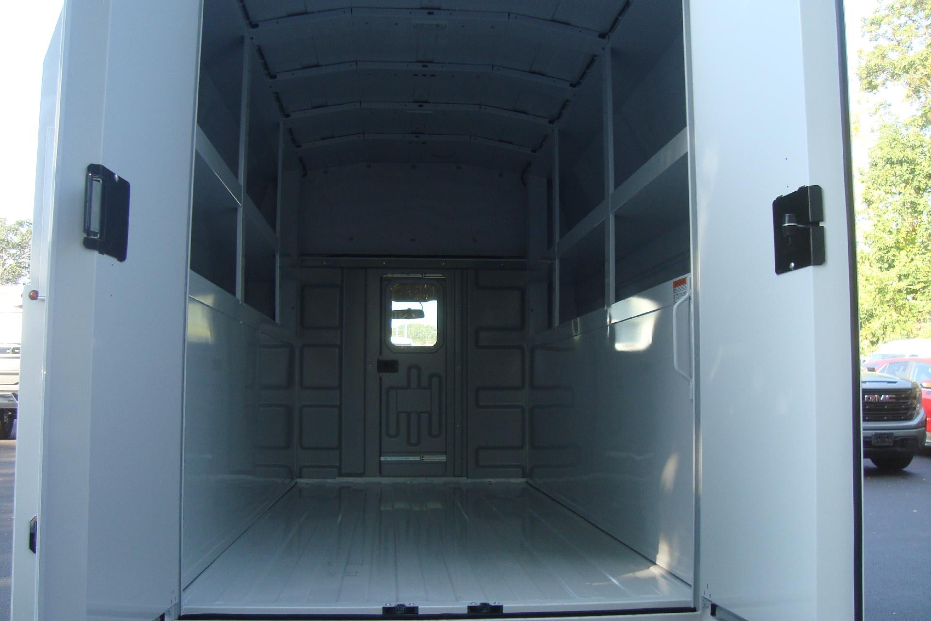 2025 GMC Savana Cutaway 3500 Base