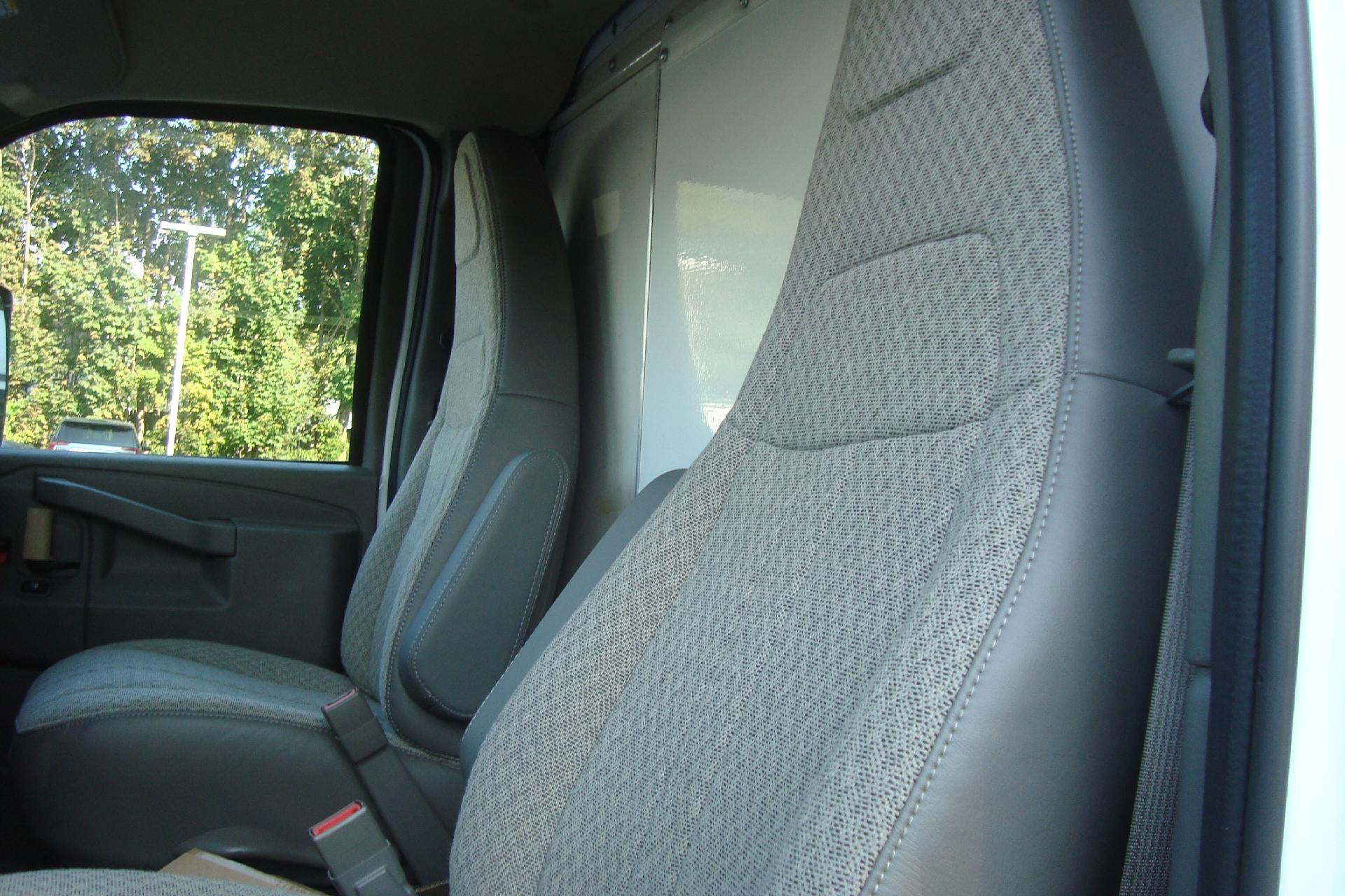 2025 GMC Savana Cutaway 3500 Base