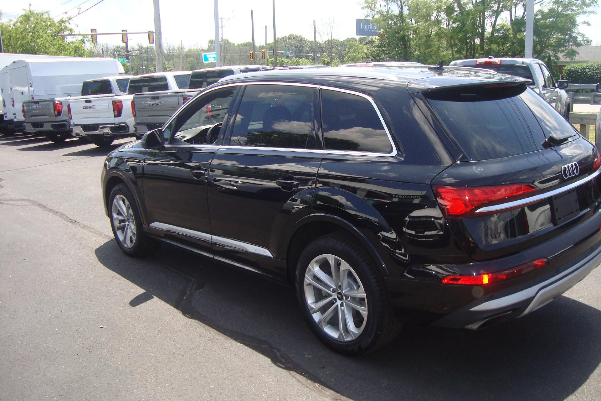 2025 Audi Q7 Premium Plus